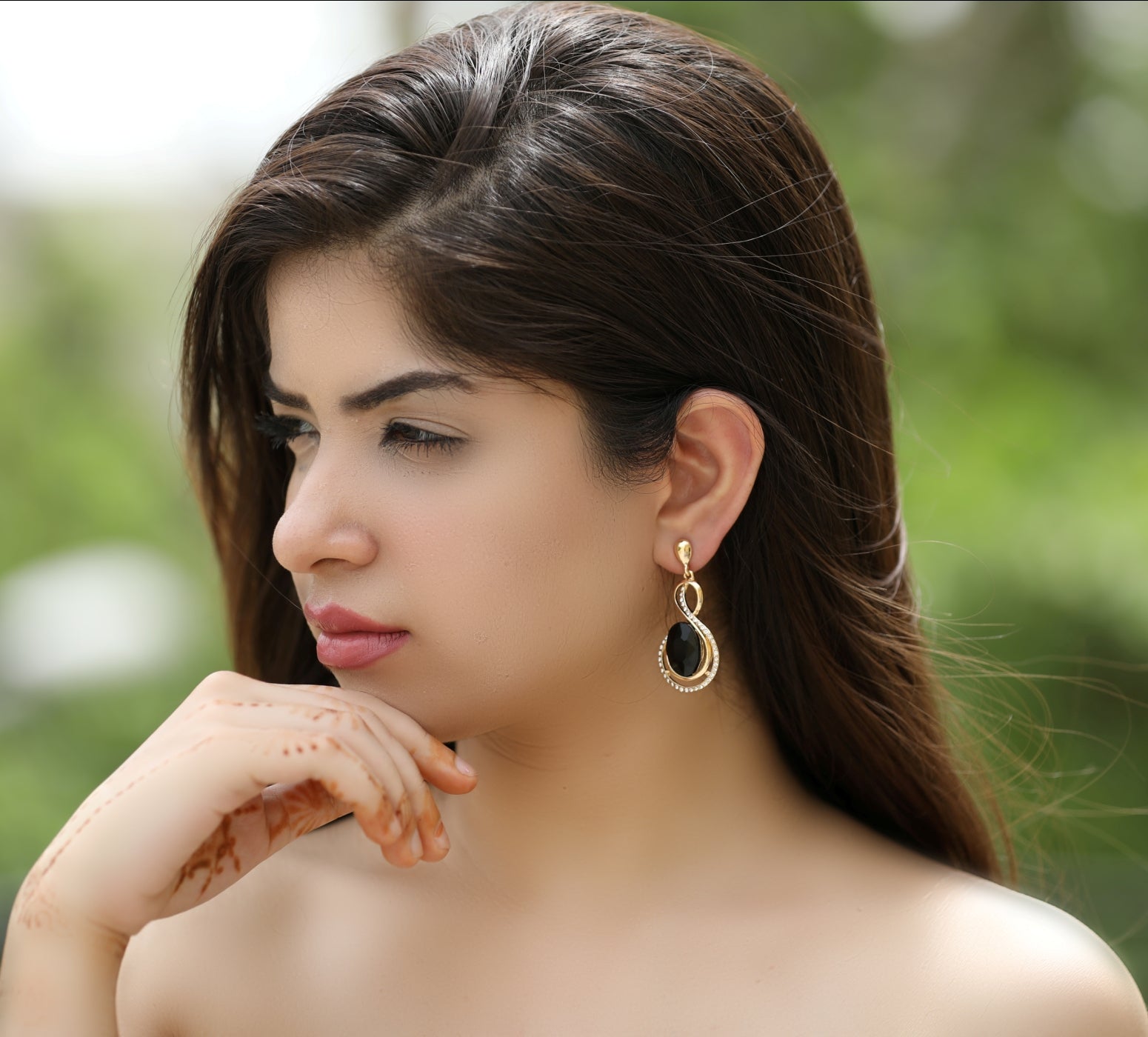 Fashionable Gold-Plated Pendant & Black Traditional Jhumka Earrings Set for Girls