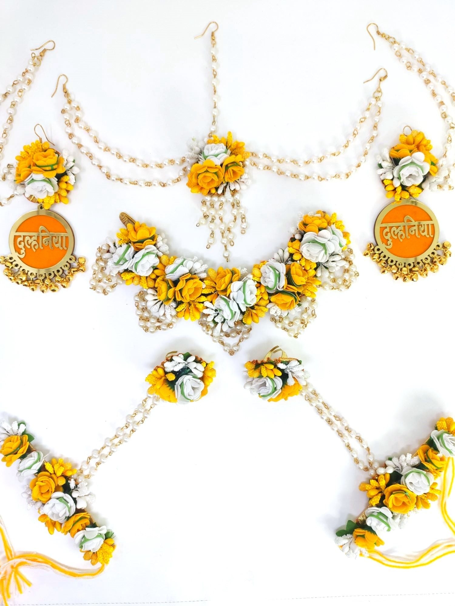 Yellow-White Dulhaniya Floral Haldi-Mehndi Jewellery Set for haldi-Mehndi