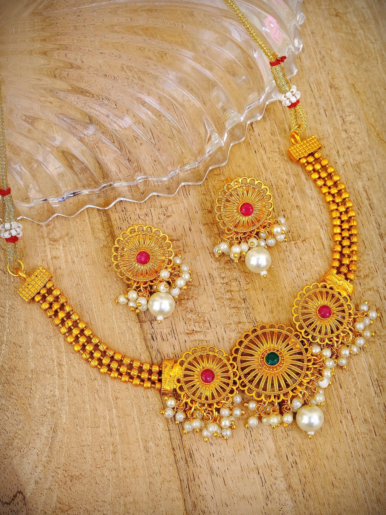Traditional Indian Gold plated White Pearl Round Floral Chokar Necklace With Earring Set RAS0194