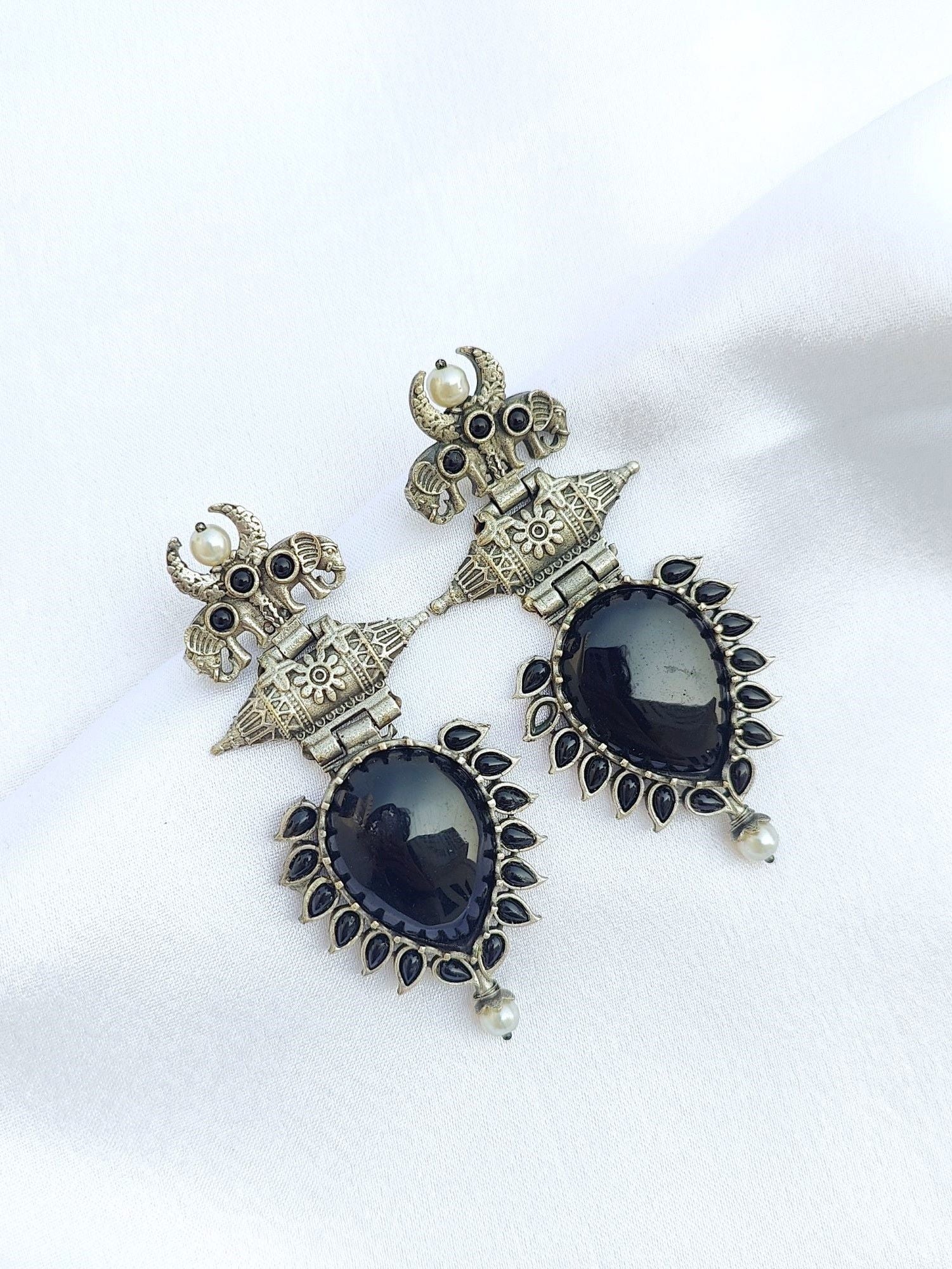 Black Pearl-Studded Oxidised Silver Look Earrings for Fashionable Occasions