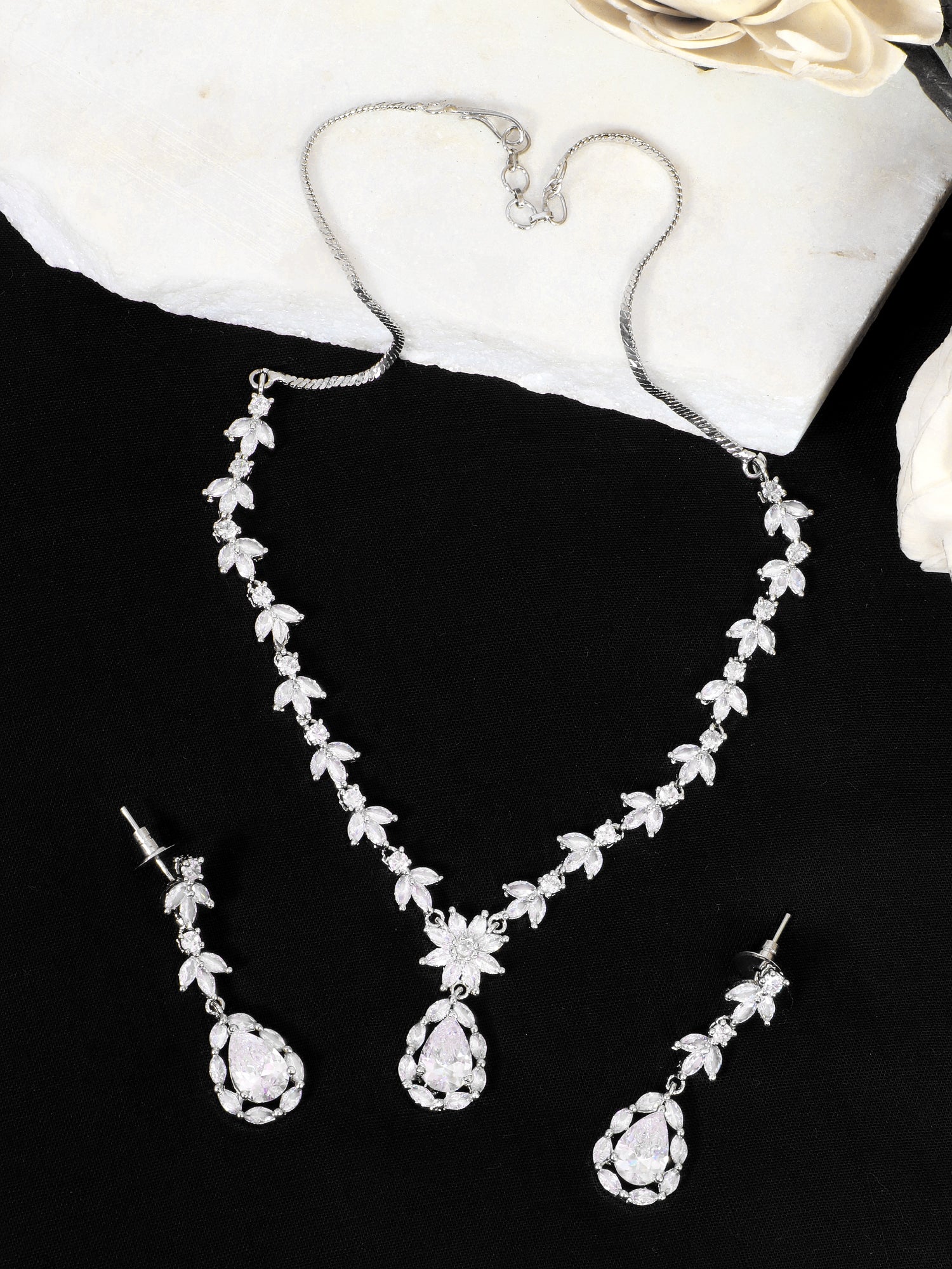 Fashionable White & Silver-Plated Leafy Design Jewellery Set for Young Girls and Women